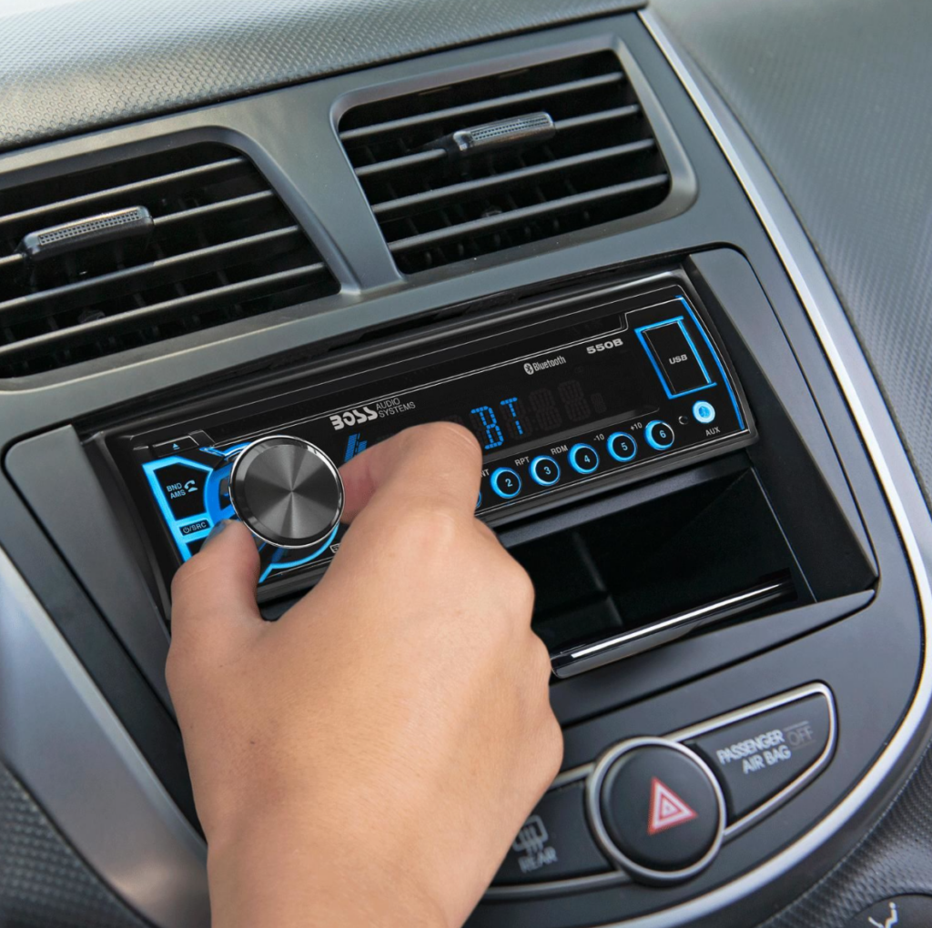 “How to Fix a Car Radio That Won’t Turn On”