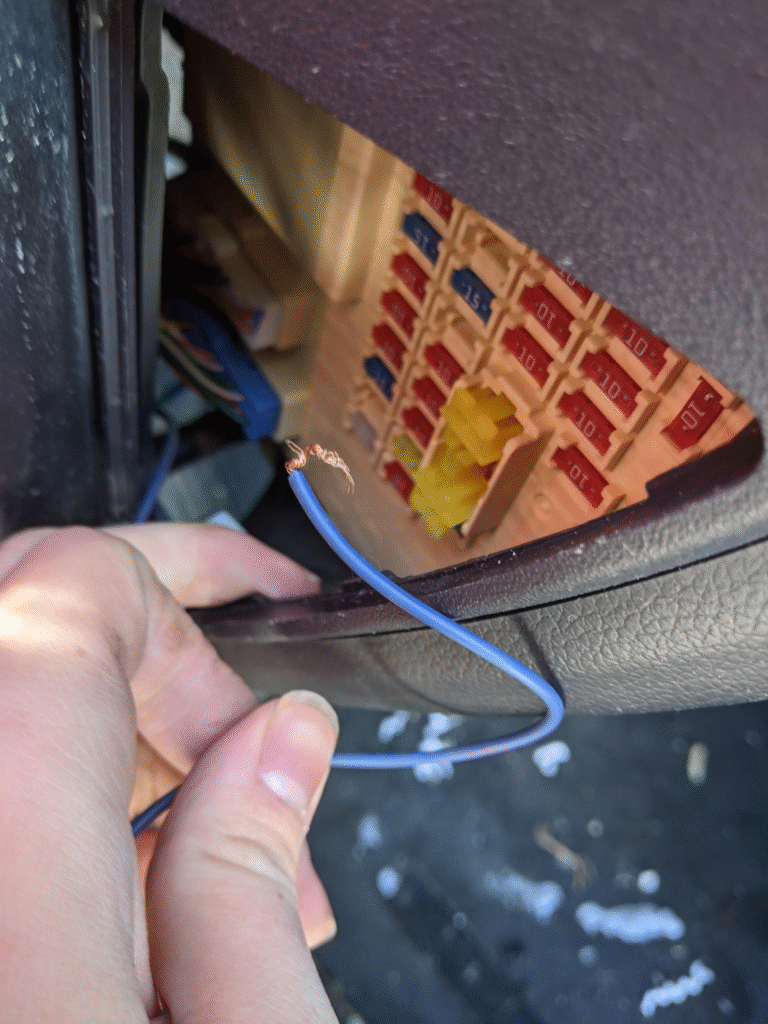 “How to Fix a Car Radio That Won’t Turn On”